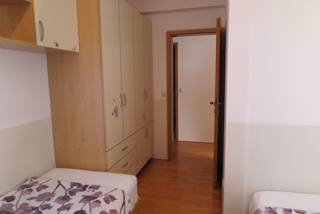 Apartments Kovacic Оміш Екстер'єр фото